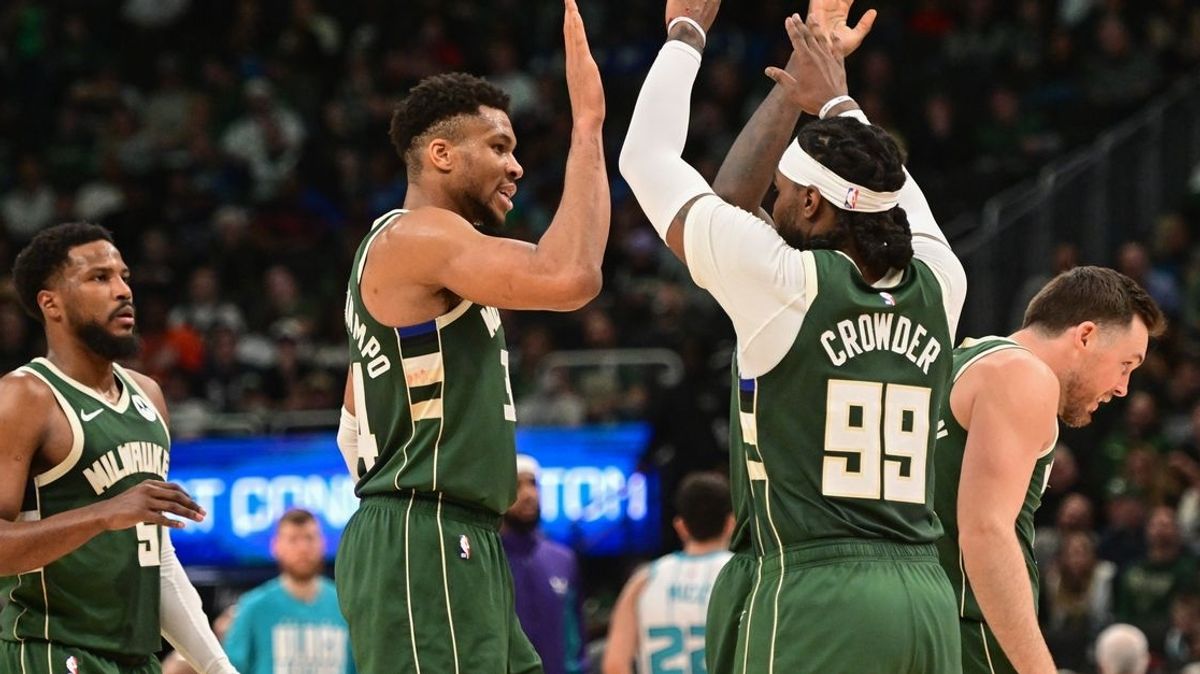 Bucks Dominate Hornets 123-85: Antetokounmpo Shines In Milwaukee's Victory