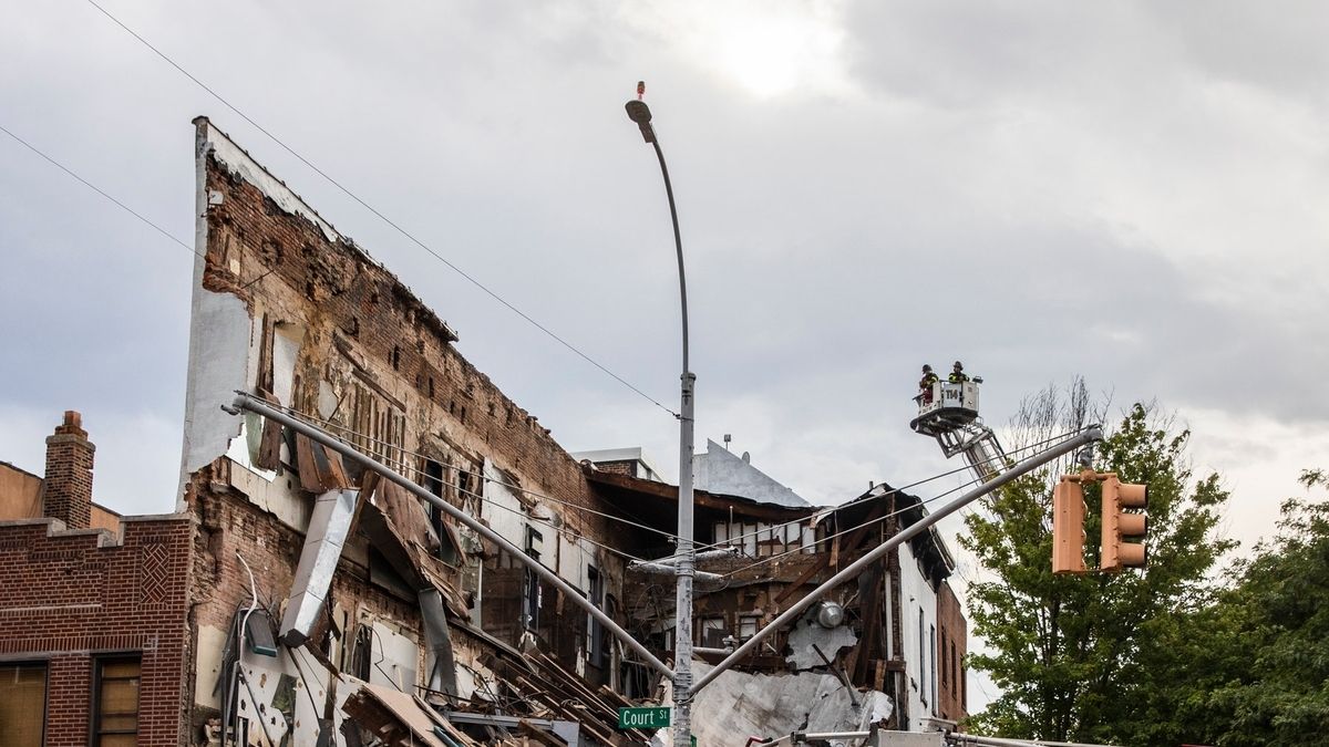 Brooklyn Building Collapse Triggers Major Emergency Response: 1 Dead ...