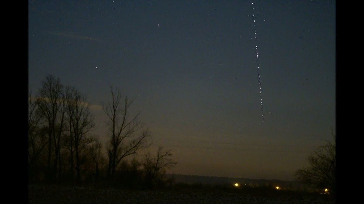 Fenomen „pociągu kosmicznego”: satelity Starlink nad Polską