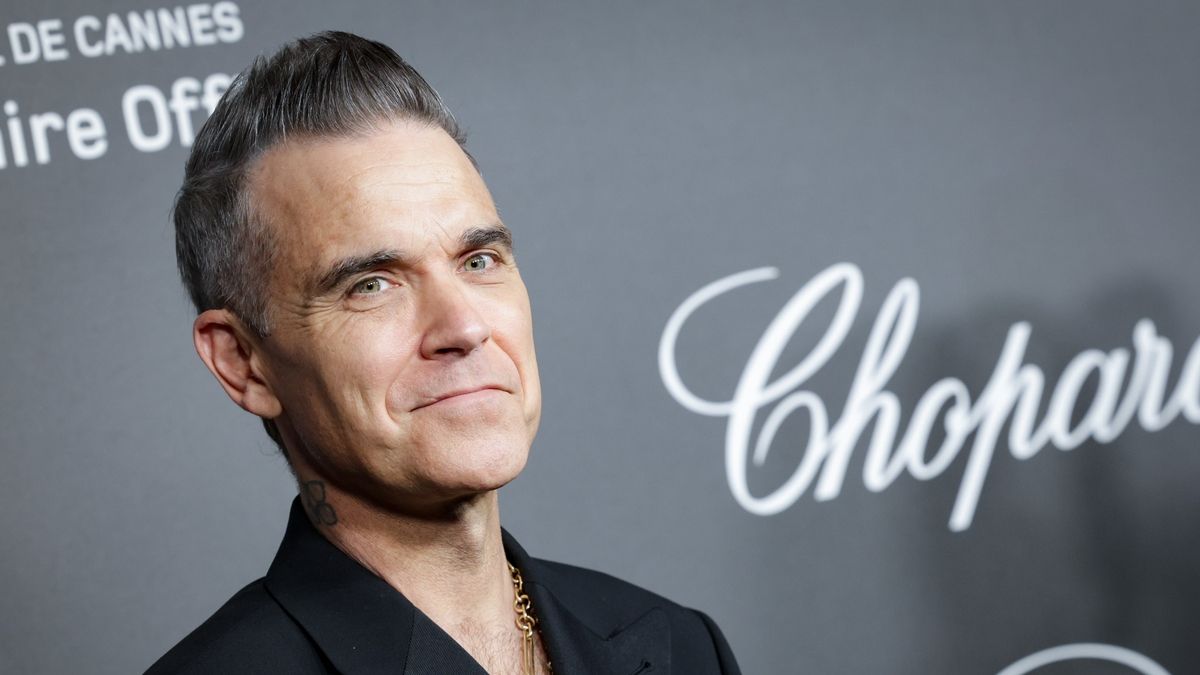 Robbie Williams Sheds Light on Mental Health Struggles in the Music ...