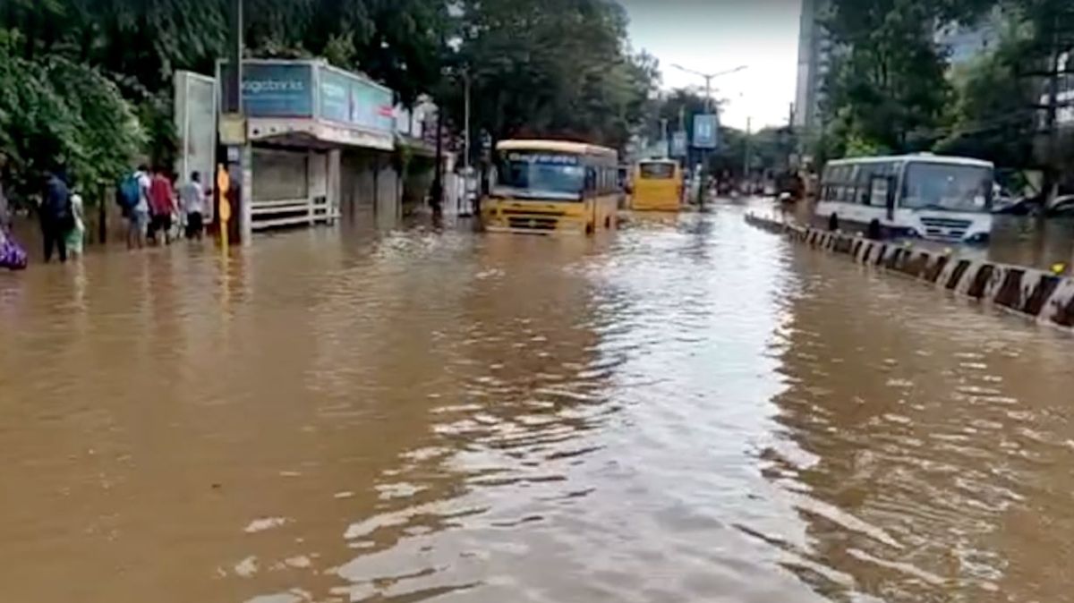 Heavy Rains Cause Widespread Flooding, Disrupt Traffic