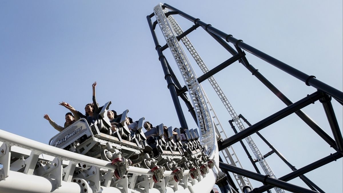 Cedar Fair And Six Flags Announce Merger To Create $8 Billion Amusement ...