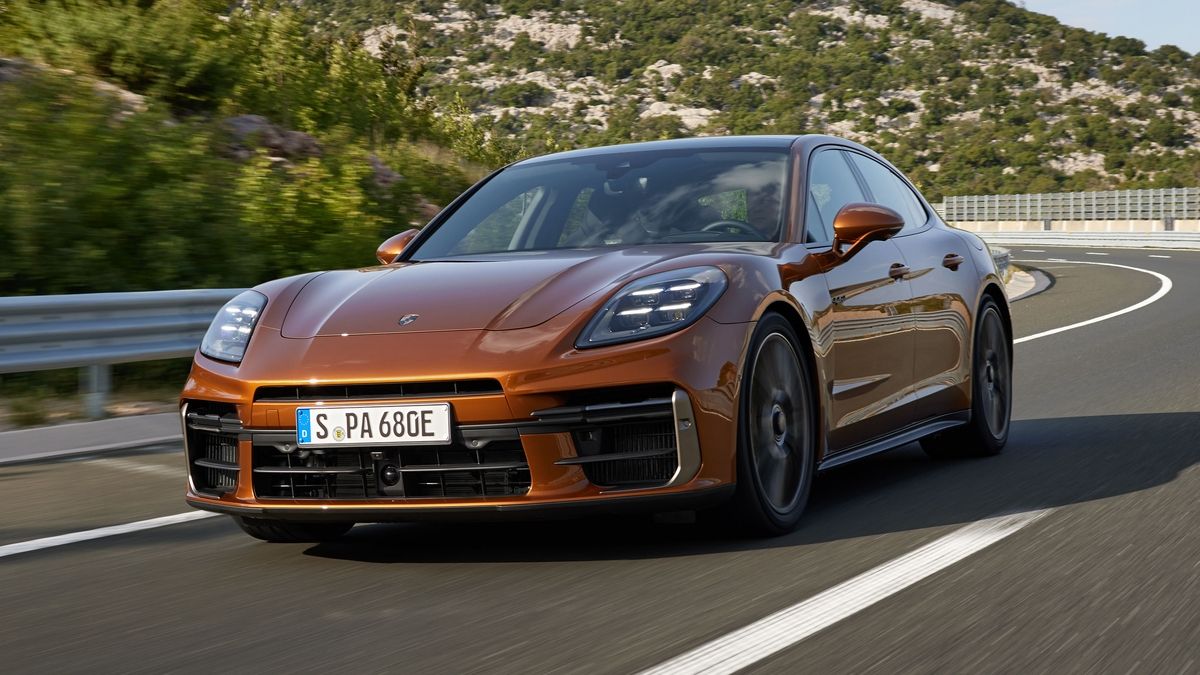 Porsche's Third-Generation Panamera: A Blend of Power, Innovation, and ...