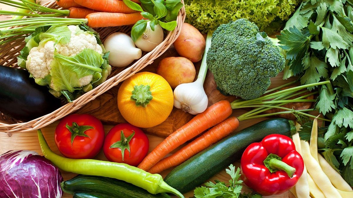 The Raw Advantage Health Benefits of Uncooked Vegetables and More