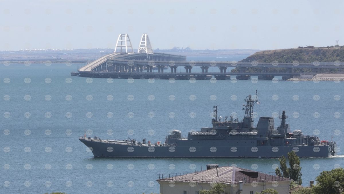 Ukrainian Rocket Attack Damages Russian Warship, Intensifying Tensions