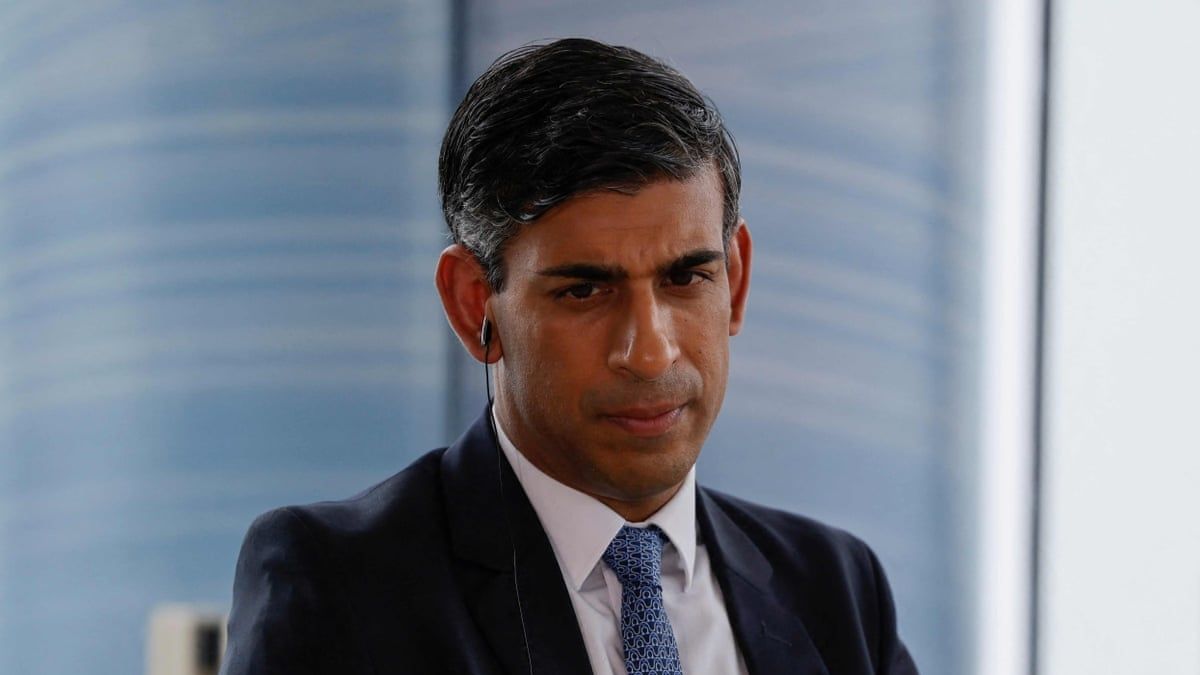 Rishi Sunak Blames Predecessor for High Migration, Honors Alistair Darling