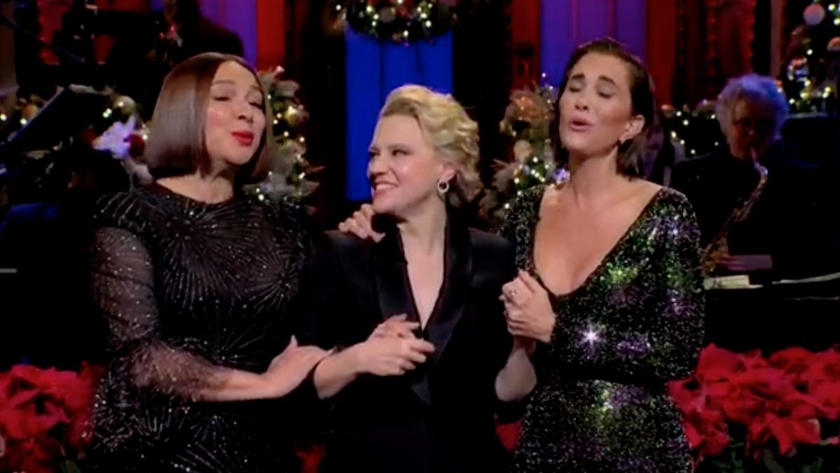 SNL Reunites Former Co-Stars for Festive Episode with Music and Humor