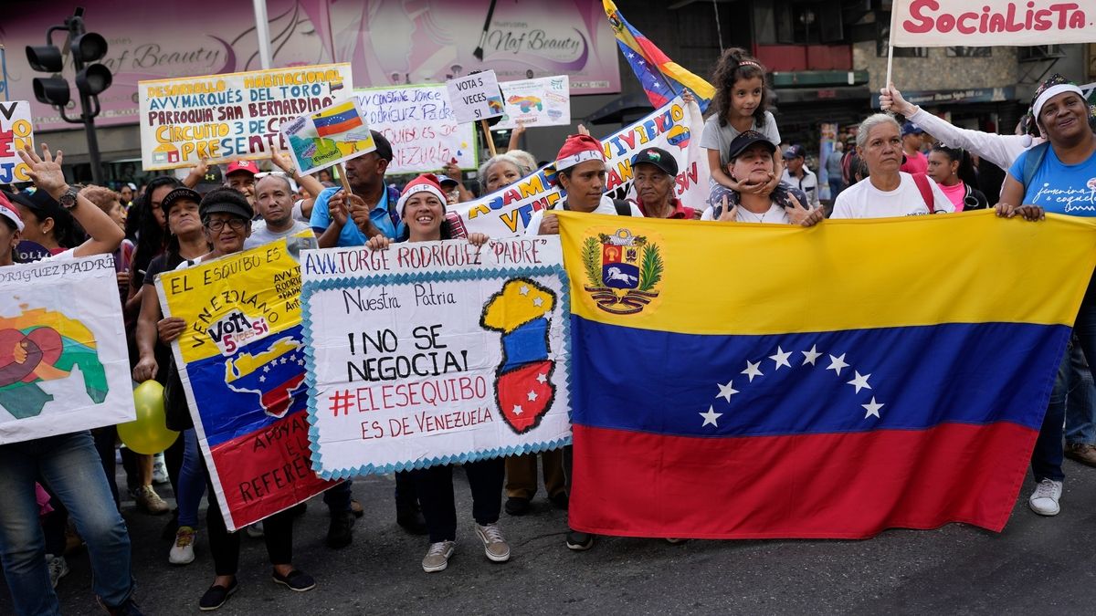 Venezuelan Referendum on Esequibo Raises Concerns, Views Vary on Validity