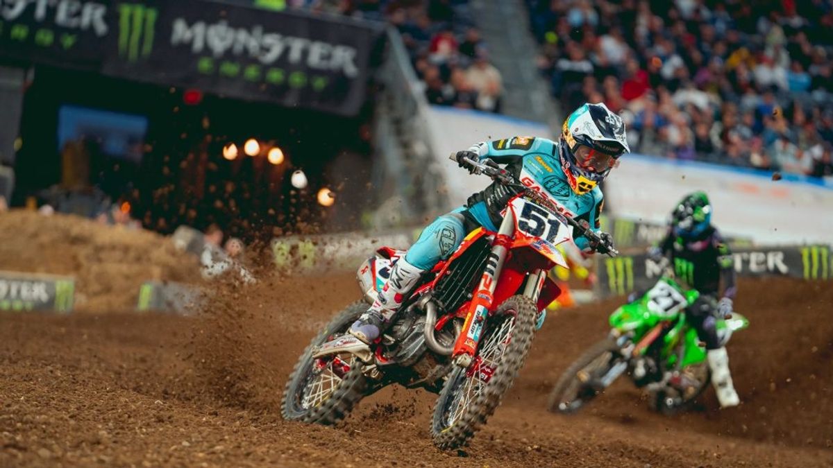 Anaheim 2 Supercross Triple Crown A Battlefield of Skill, Stamina, and