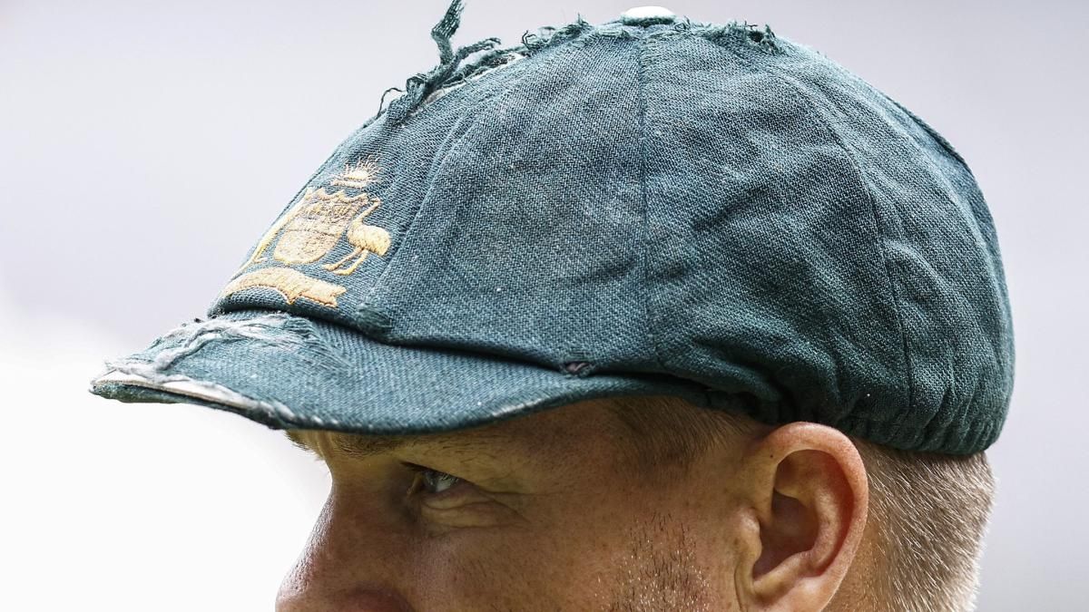 David Warner Reunites with Stolen 'Baggy