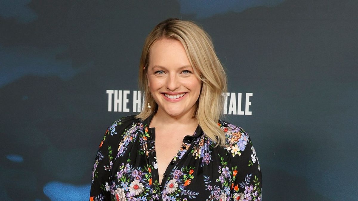 Elisabeth Moss Confirms Pregnancy, Provides Updates on ‘The Handmaid’s ...