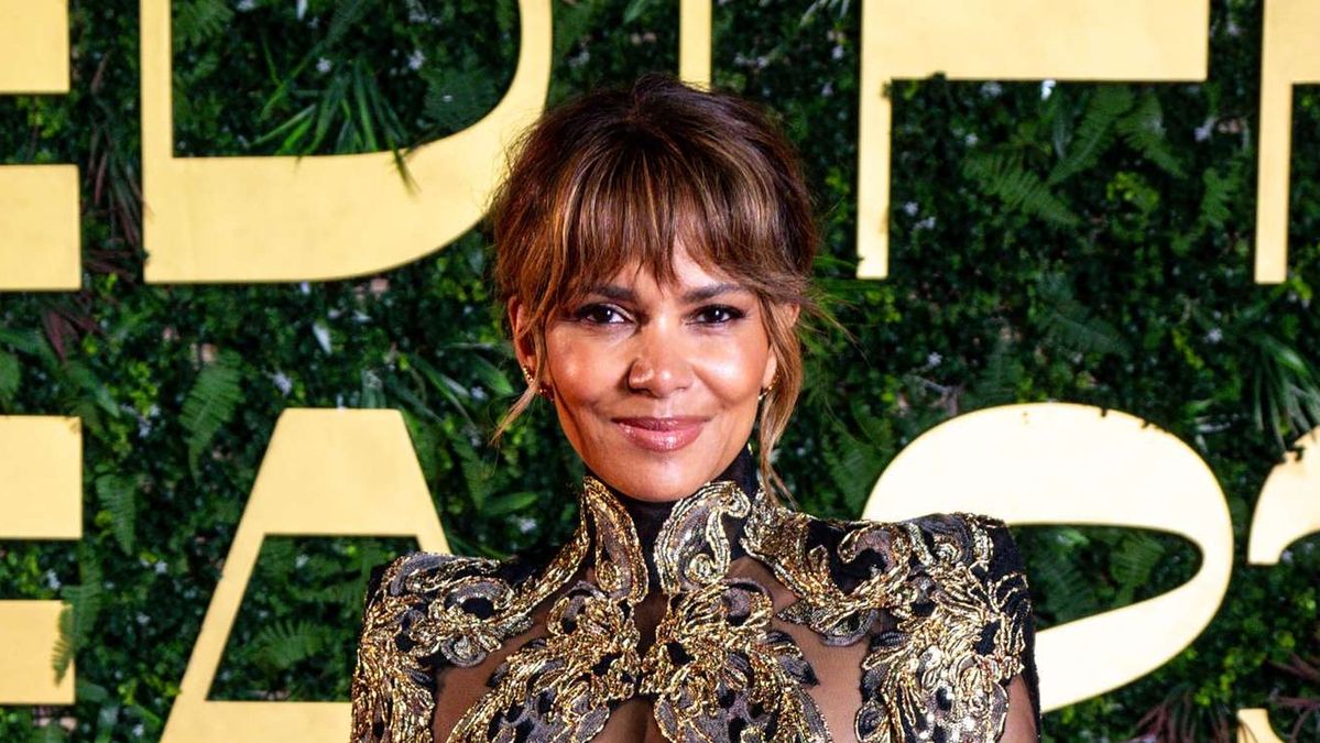 Halle Berry Rings in 2025 A Stylish Start and a Look Back