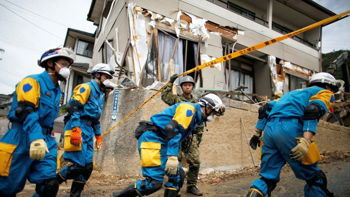 Japan 2025 earthquake management
