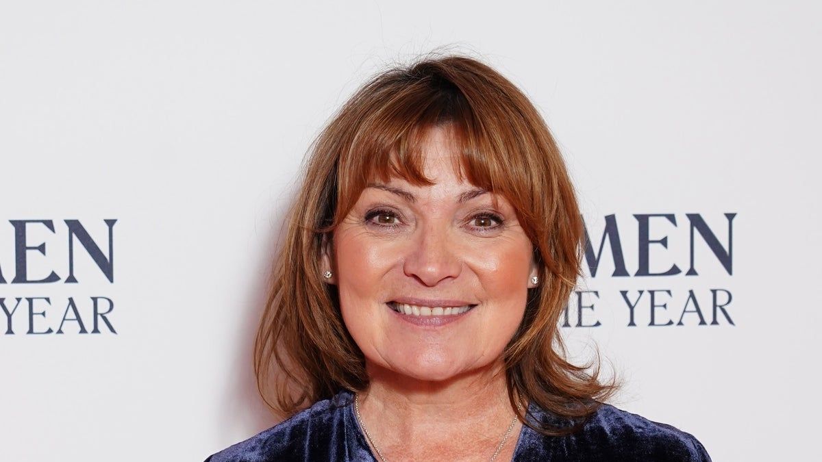 Lorraine Kelly Unveiled as the Owl on 'Masked Singer', Recalls ...