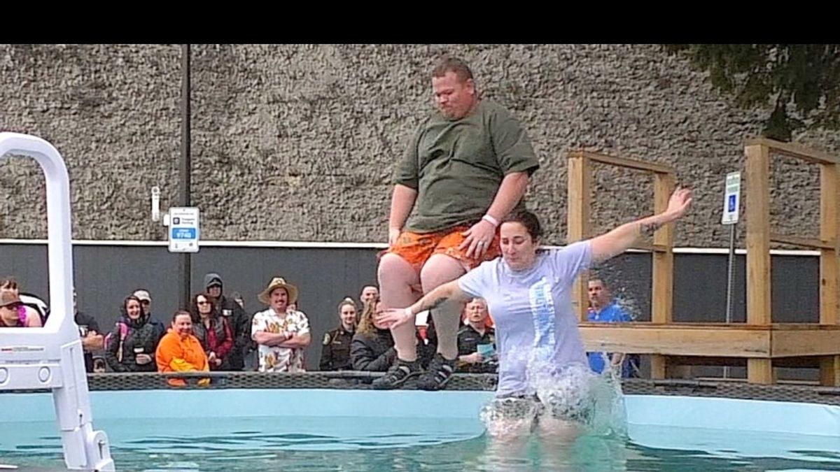 Polar Plunge Makes a Splashing Return, Raising Over $10,000 for Special  Olympics