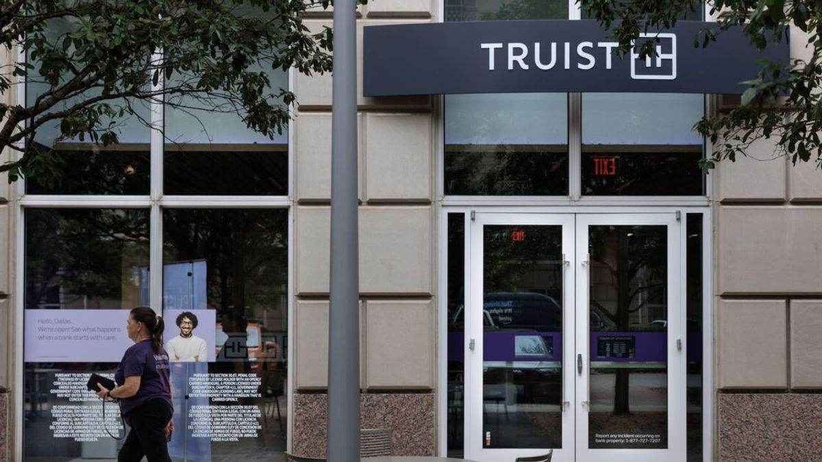 Truist Bank Announces Closure of 4 Branches Amid CostCutting Drive