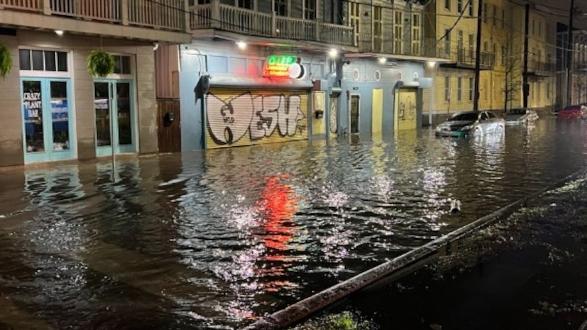 New Orleans Grapples with Widespread Street Flooding Amid Heavy