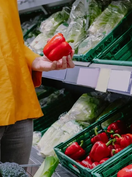 UK Supermarkets to Cease Selling PrePacked Fruits and Vegetables by 2024