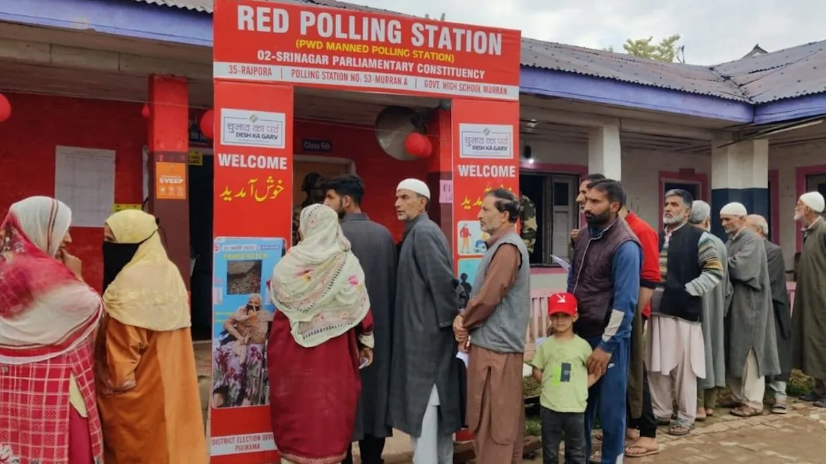 Pulwama voting Srinagar Kashmir polling voters