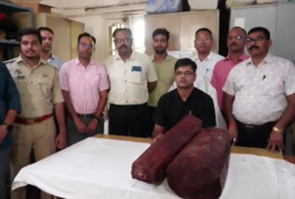 भारत-नेपाल बॉर्डर पर ढाई करोड़ रुपये की चंदन की लकड़ी बरामद