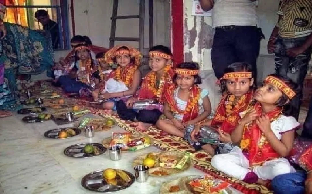 कैसे करें कन्‍या पूजन (Kanya Pujan), कितनी उम्र की कन्‍या का करें पूजन, विधि से लेकर शुभ मुहूर्त तक जानें सबकुछ यहां