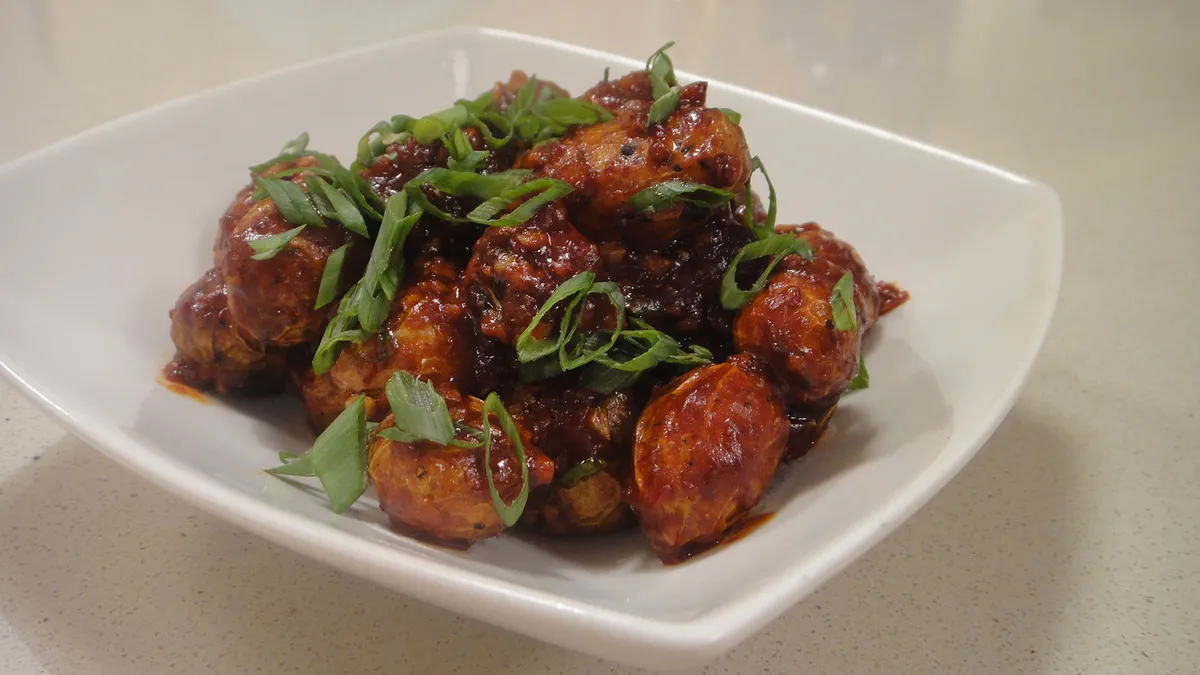 Potatoes in Hot Garlic Sauce