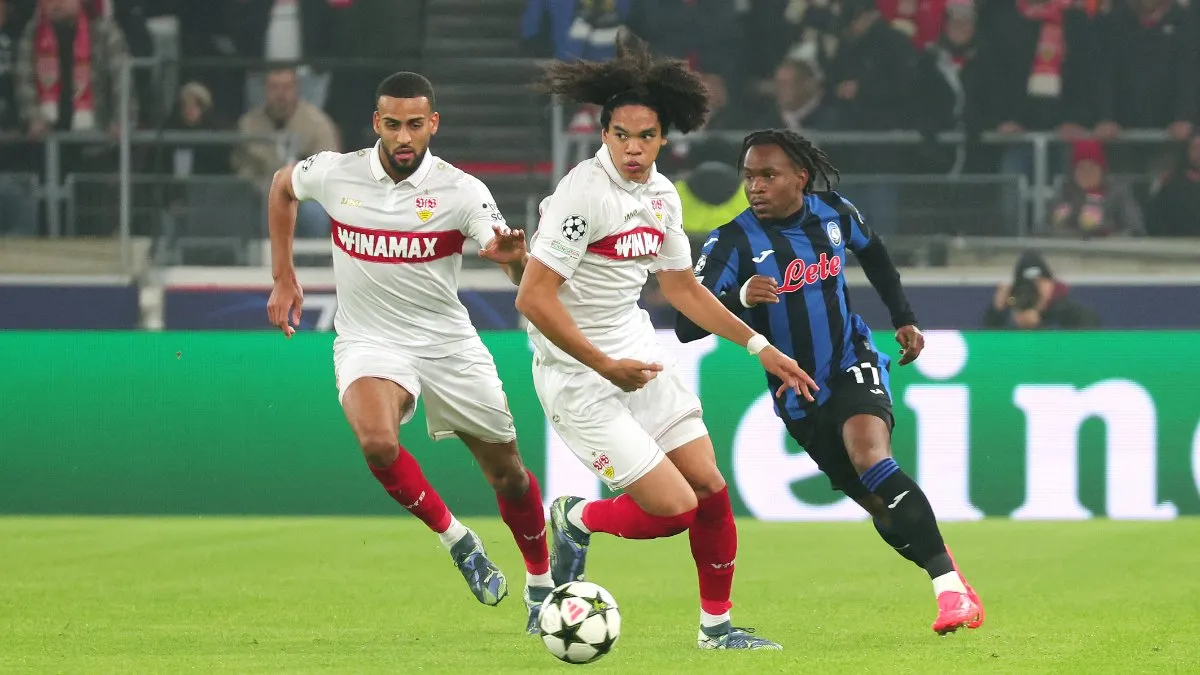 Ademola Lookman dribbles with the ball past a stuggart player- Sportz Point.com