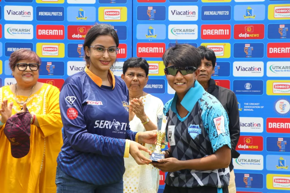 Riya Das and Payal Vakharia shine with the bowl as Harbour Diamonds