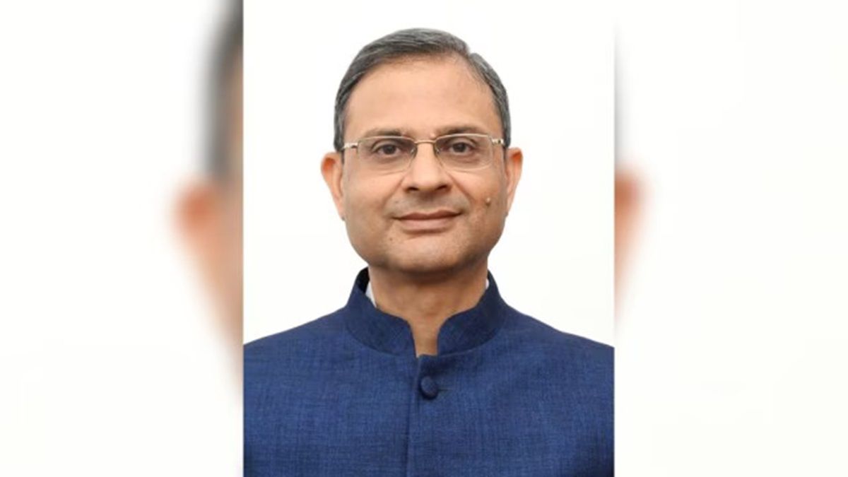 RBI New Governor: Revenue Secretary Sanjay Malhotra will be the next Governor of RBI, replacing Shaktikanta Das.