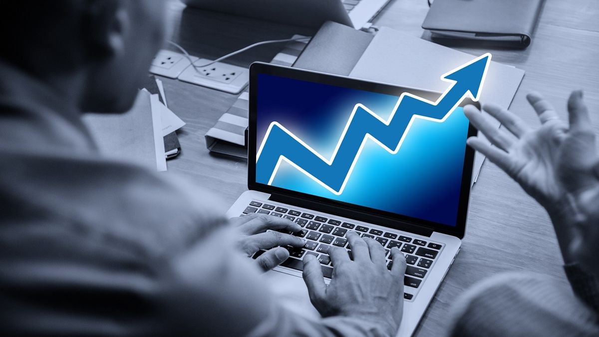 NFO Review: Emphasis on Momentum Investing in the new scheme of Axis Mutual Fund, what does it mean, for whom is it right to invest in it?