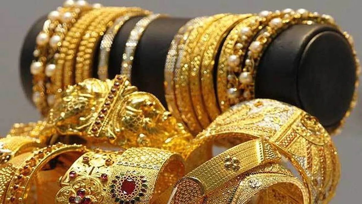 Gold Price: Gold became costlier by Rs 230, silver price also increased by Rs 700