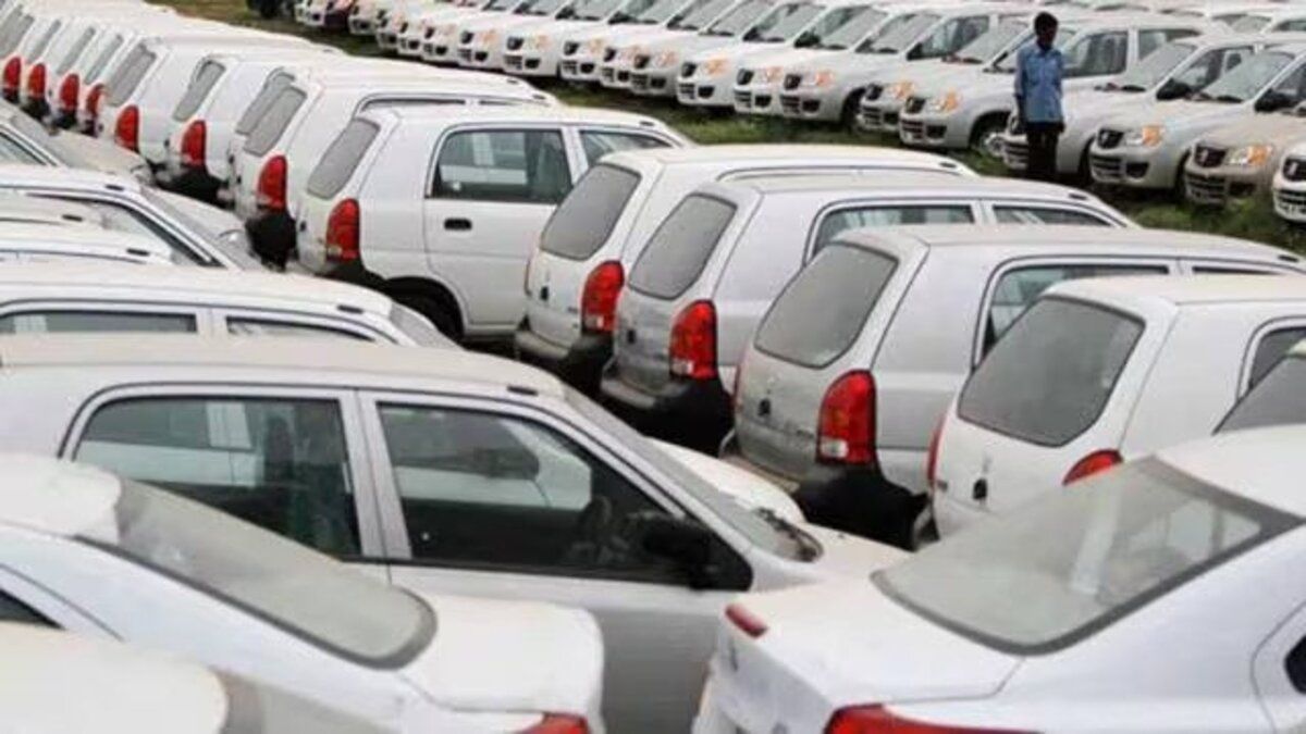 SIAM: Record sales of passenger vehicles in the country, wholesale increased by 1.3% to 3,35,629 units in April.