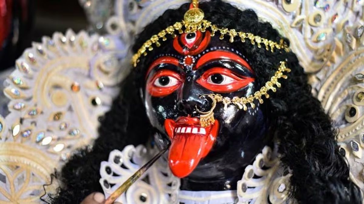 Bengal Kali Pujo 2024 Shubh Muhurat and Puja Vidhi দীপাবলিতে ৩১ অক্টোবর না ১ নভেম্বর, কালীপুজো