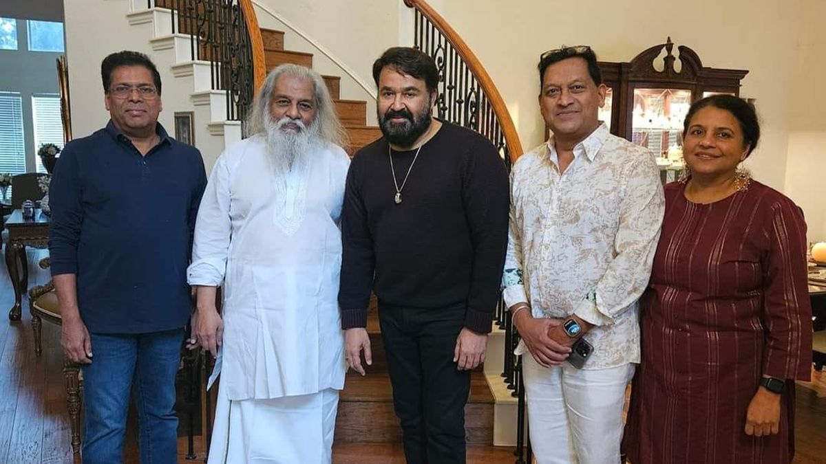 Mohanlal Meets Yesudas at His Residence in America: Fans Excited for Rare Meeting of Unique Talents in Malayalam Cinema