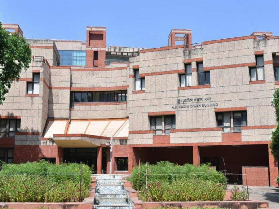 IIT Kanpur Launches EMasters Degree In Renewable Energy & e-Mobility