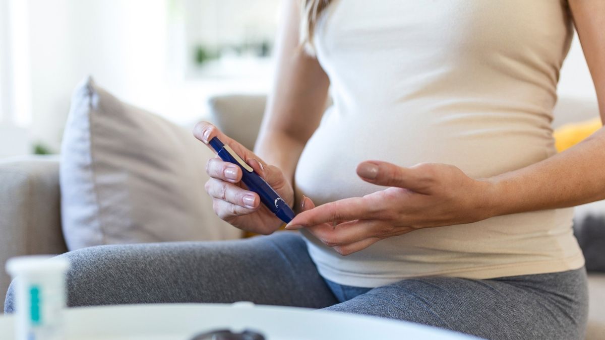 Moderate Coffee Intake May Not Affect Gestational Diabetes Risk, But Cola Consumption Raises