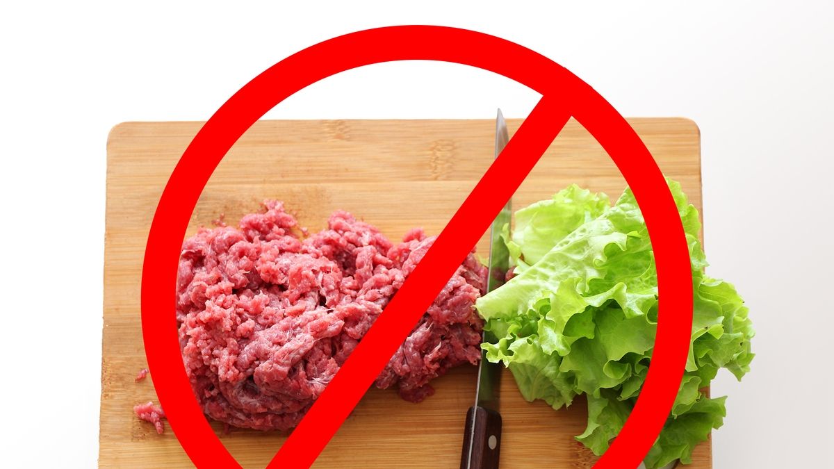 Ensuring Food Safety: Importance of Separating Raw Meats and Ready-to