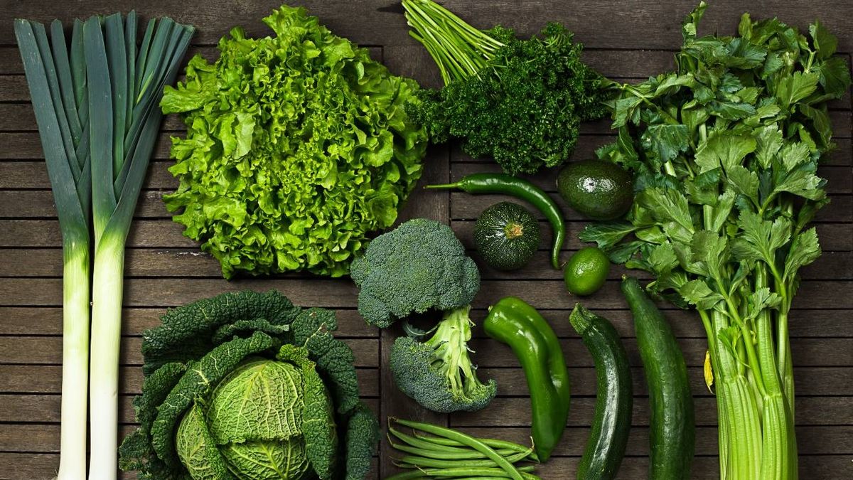 10 Green Leafy Vegetables to Lower Cholesterol Levels Naturally