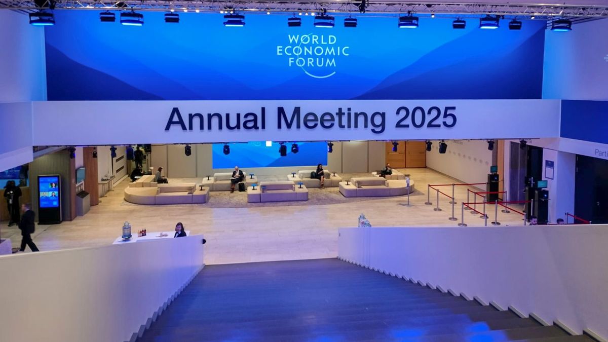 WEF 2025 Leaders call for renewed global cooperation in intelligent age