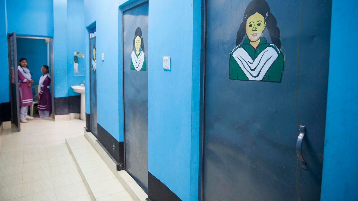 Lay down national model for providing toilets to girl students