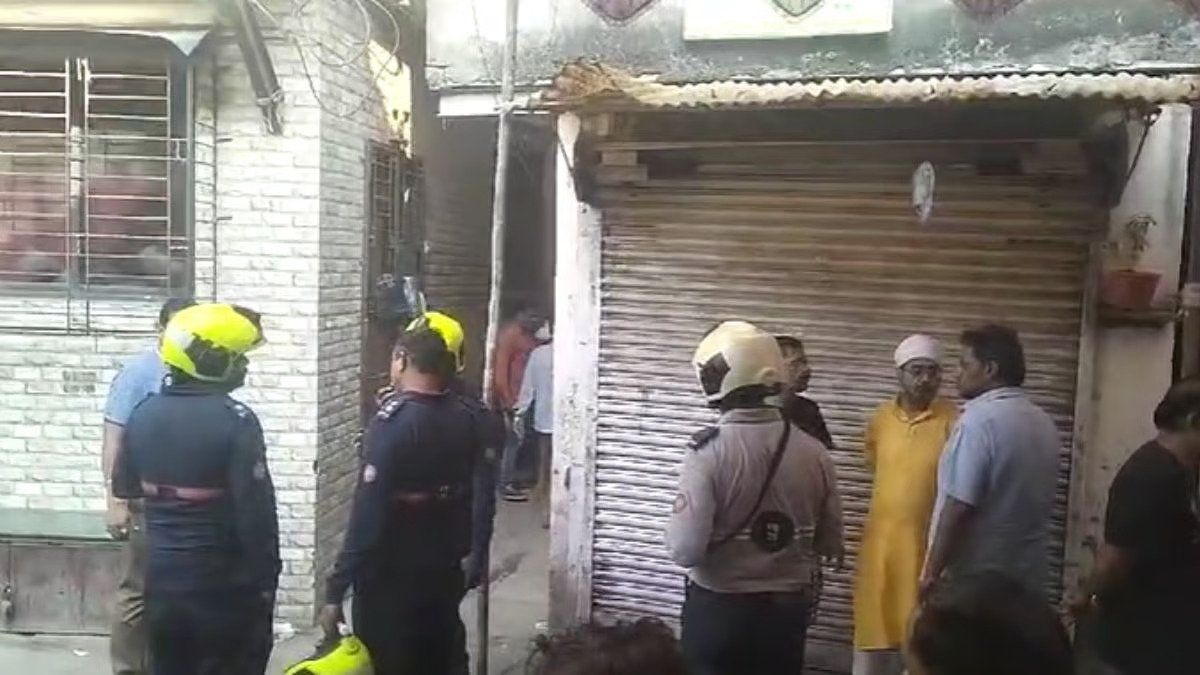 5 houses collapse after gas cylinder explosion in Mumbai; 11 people rescued