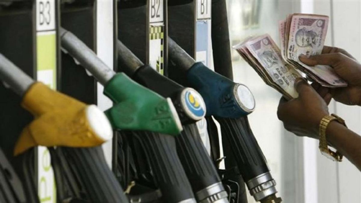 Karnataka HIKES Fuel Prices Find Out Petrol, Diesel Rates On April 1