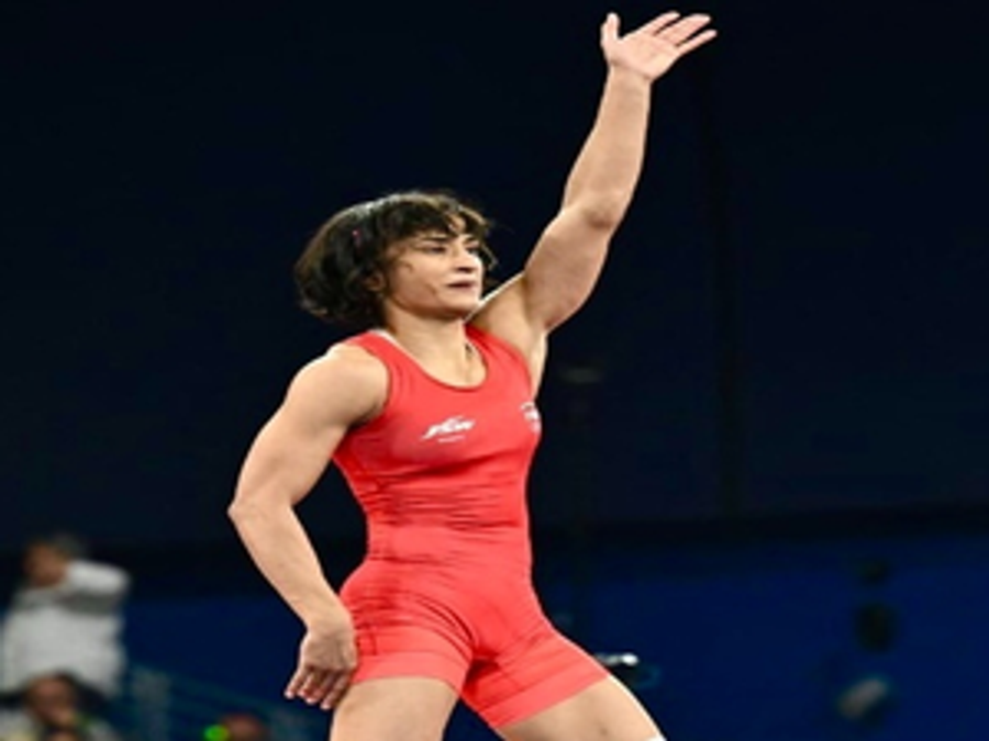 Vinesh Phogat to receive grand in native village despite