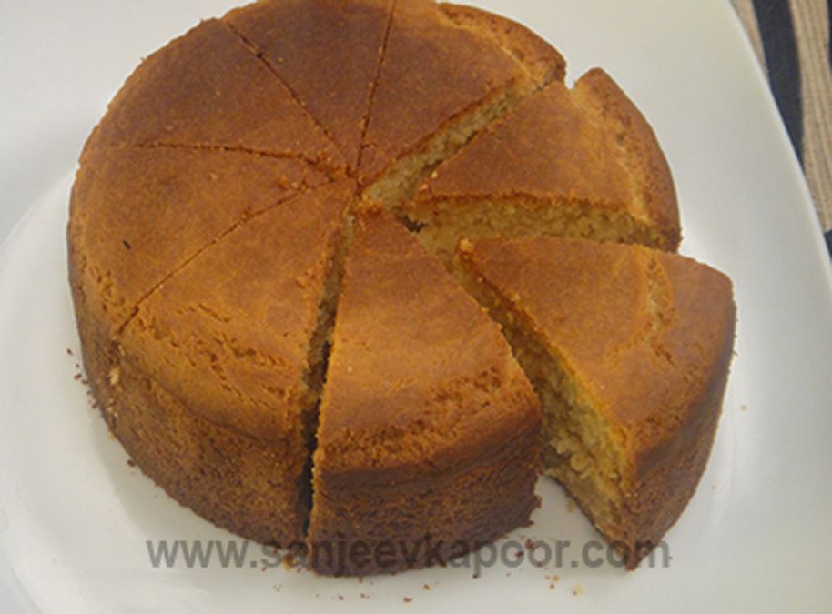 Eggless Sponge Cake with Buttermilk | YellowMixer.com Baking Blog