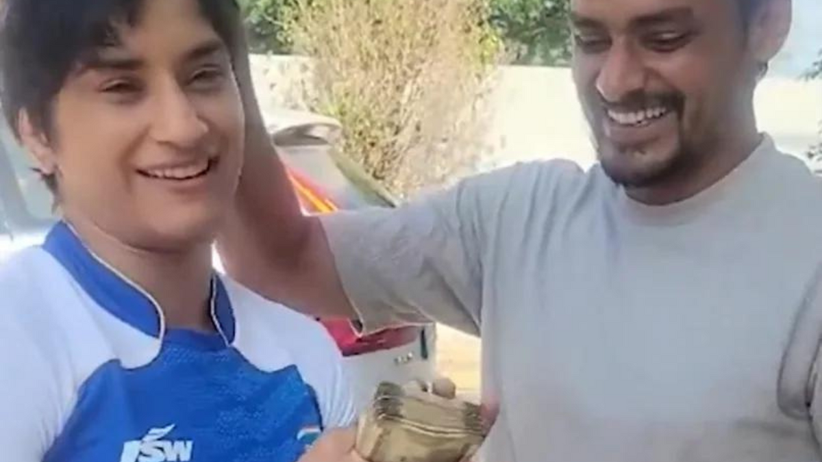 Vinesh Phogat playfully pokes fun at his brother’s “special” gift