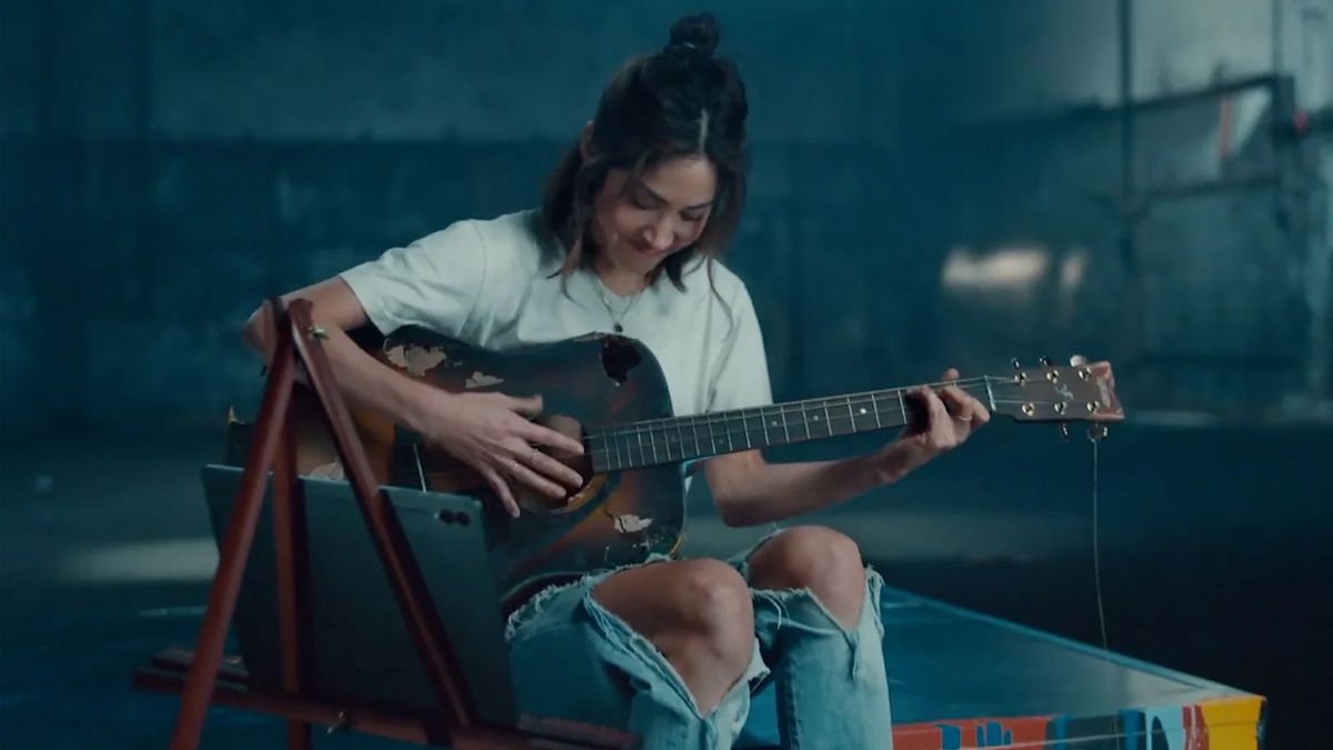 Samsung takes a dig at Apple’s ‘Crush’ Ad