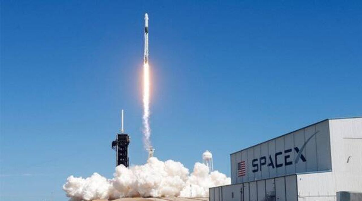 Indonesia meluncurkan satelit tersebut bekerja sama dengan SpaceX