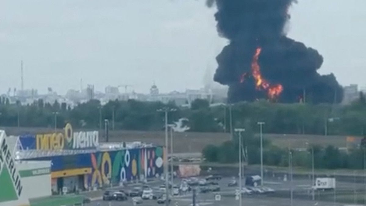 22.06 2024 что будет. Нефтебаза Воронеж 24 июня. Пожар в Москве. Воронеж Нефтебаза горит.