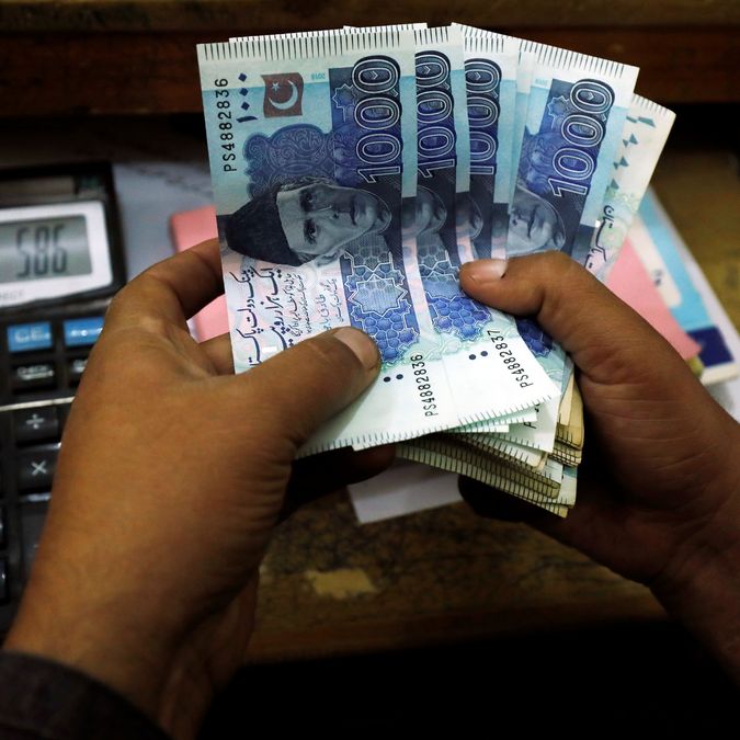 Food and fuel inflation crippling Pakistan's economy