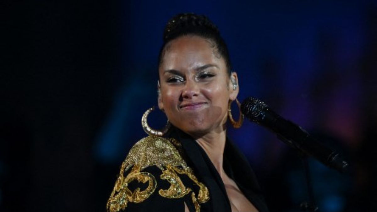 Alicia Keys calls out fan who forcibly grabbed and kissed her on cheek